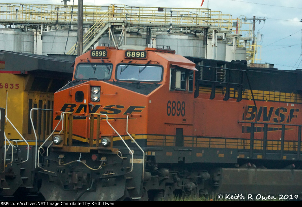 BNSF 6898